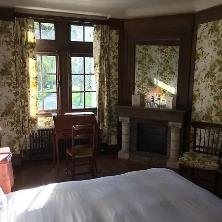 Couette-café D'hôtes Manoir De Beaumarchais 3*