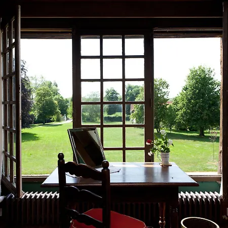 Le Manoir De Beaumarchais 4* Les Chapelles-Bourbon