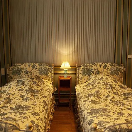 Frühstückspension Le Manoir De Beaumarchais 4*