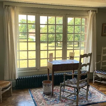 Le Manoir De Beaumarchais Alojamento de Acomodação e Pequeno-almoço