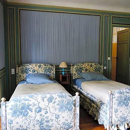 Le Manoir De Beaumarchais 4* Les Chapelles-Bourbon